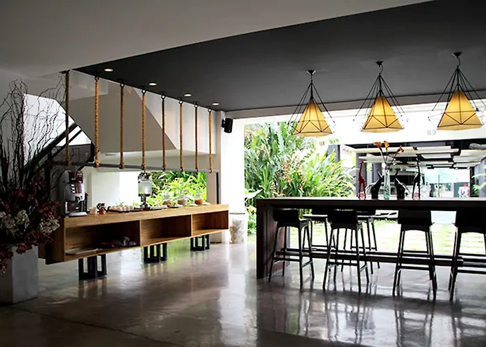 Uma Hotel