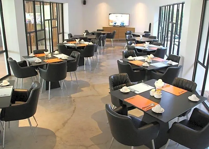 Uma Hotel 3*